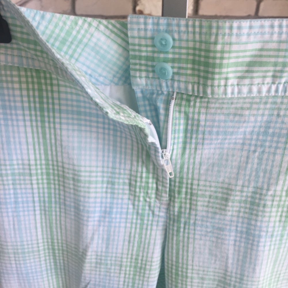 Izod stretch light plaid capris. Great for golf - Picture 5 of 5